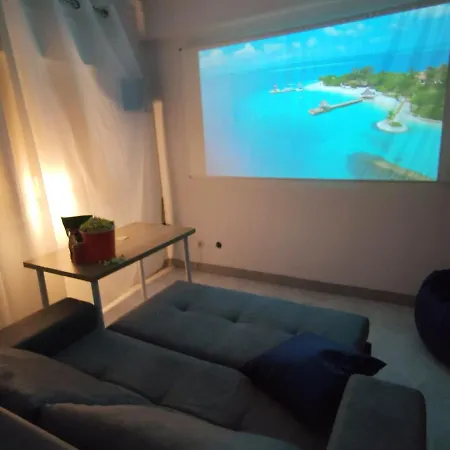 The Whale House דירה